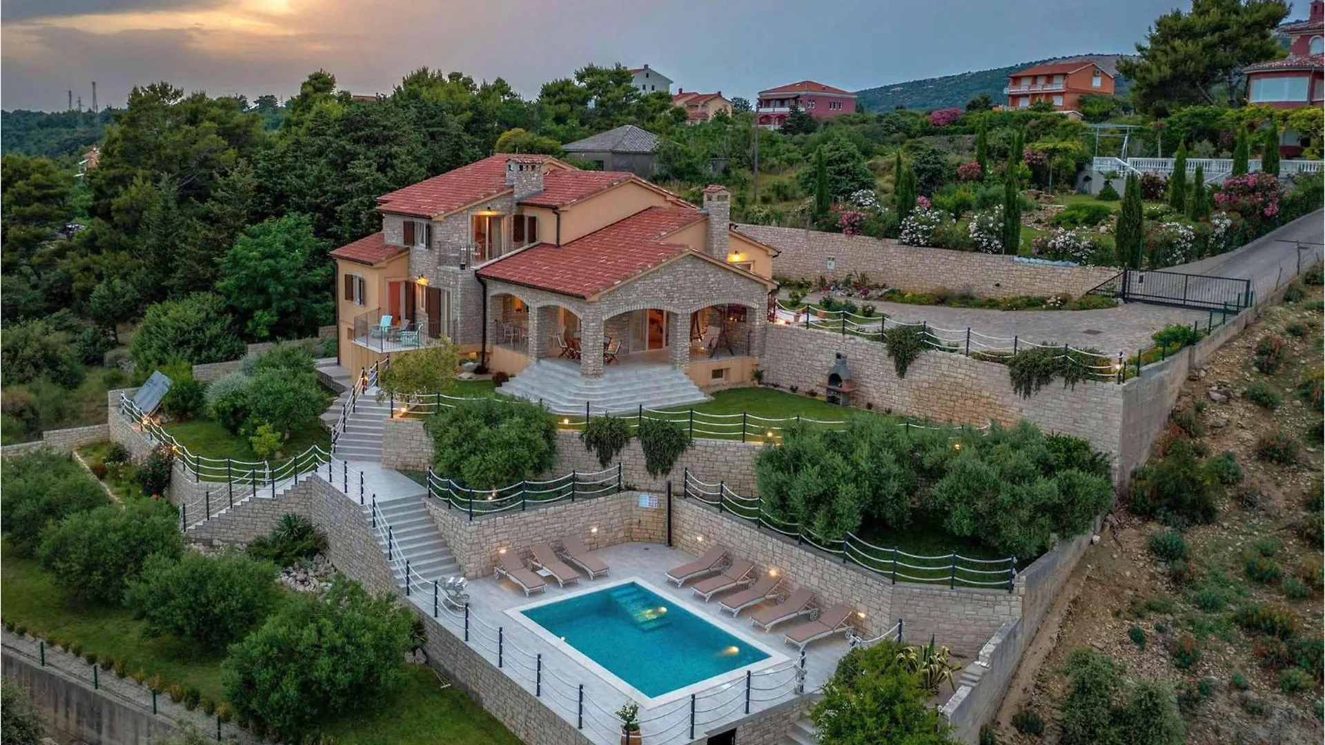 Villa David Palit 0*,